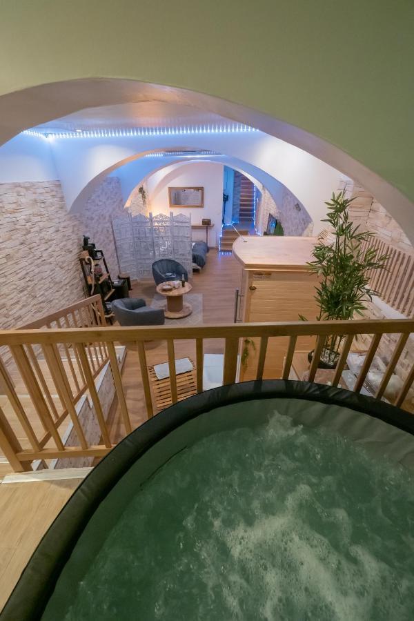 Le Spa De La Cathedrale - Jacuzzi - Sauna - Champagne - Netflix - Wifi Труа Екстер'єр фото
