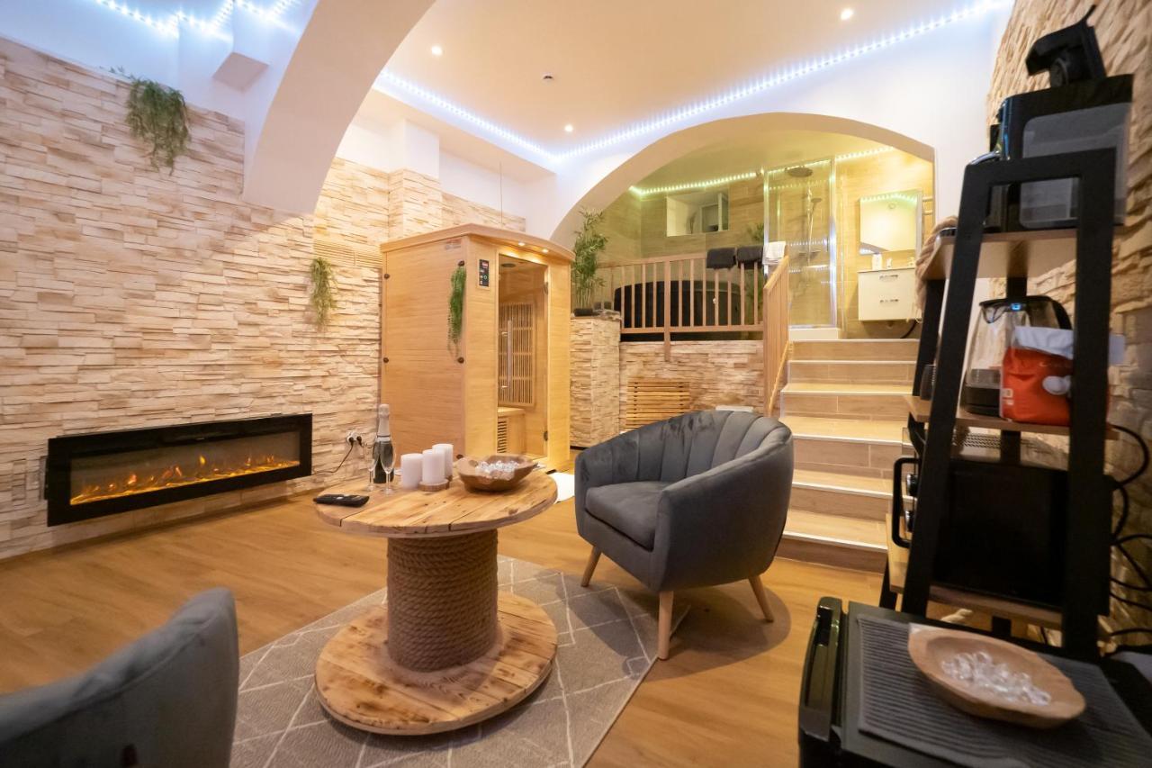 Le Spa De La Cathedrale - Jacuzzi - Sauna - Champagne - Netflix - Wifi Труа Екстер'єр фото